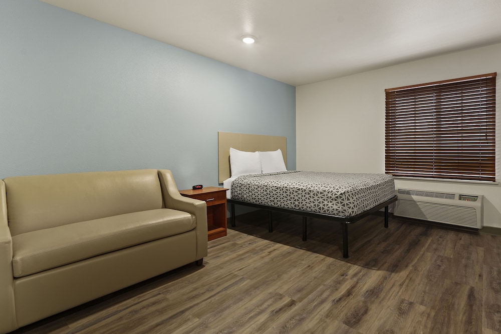 WoodSpring Suites Lexington - photo 14