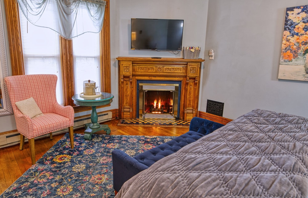 Rockwell Falls Inn and Wine Bar - photo 33