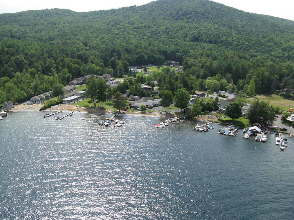 Hill View Motel and Cottages - photo 55