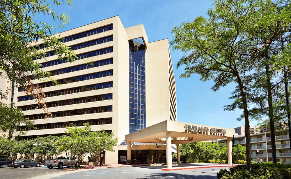 Embassy Suites by Hilton Crystal City National Airport - photo 52