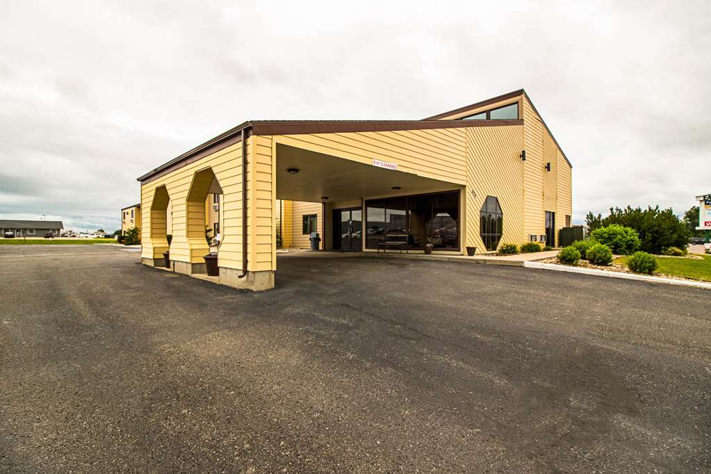 Econo Lodge Watertown - photo 6