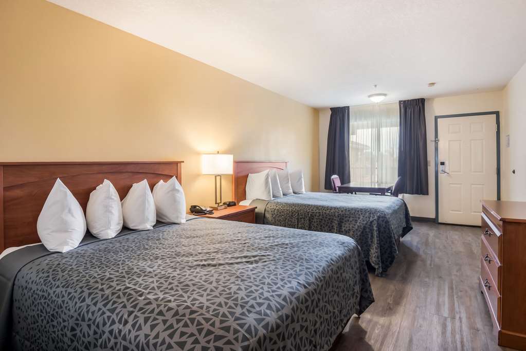 Econo Lodge Inn & Suites Lodi Wine Country Area - photo 8