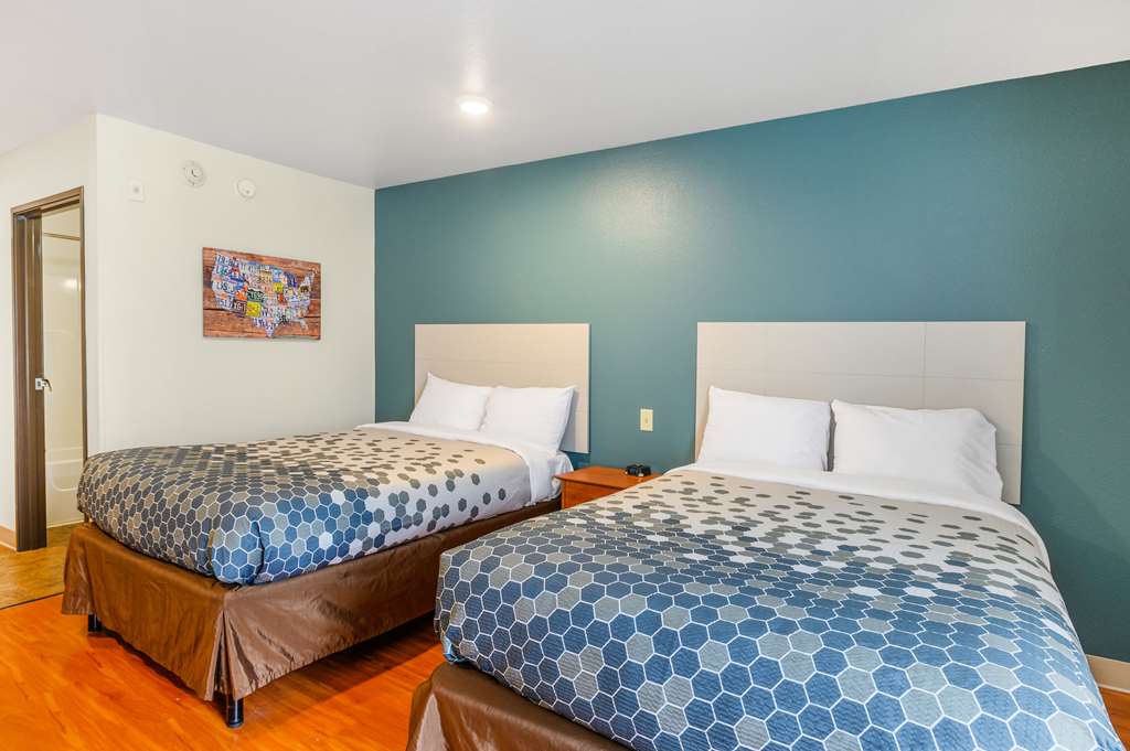Econo Lodge Hammond - photo 9