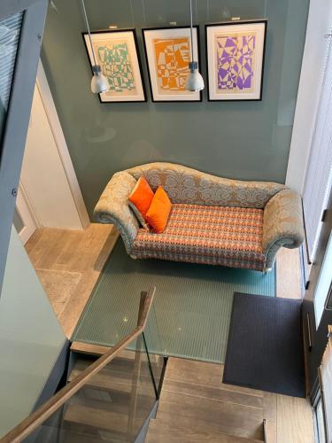 Modern self contained Ground and Basement studios — 4-Star Luxury Hotel in London, United Kingdom