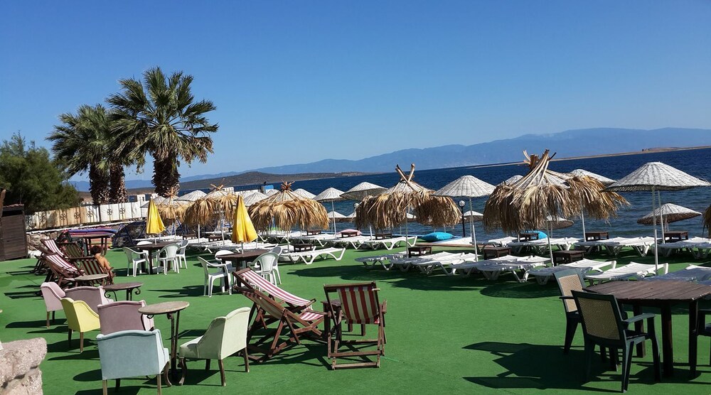 Cunda Beyaz Balina Hotel