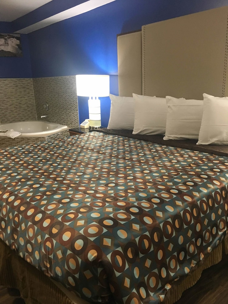 California Inn and Suites Bakersfield - photo 12