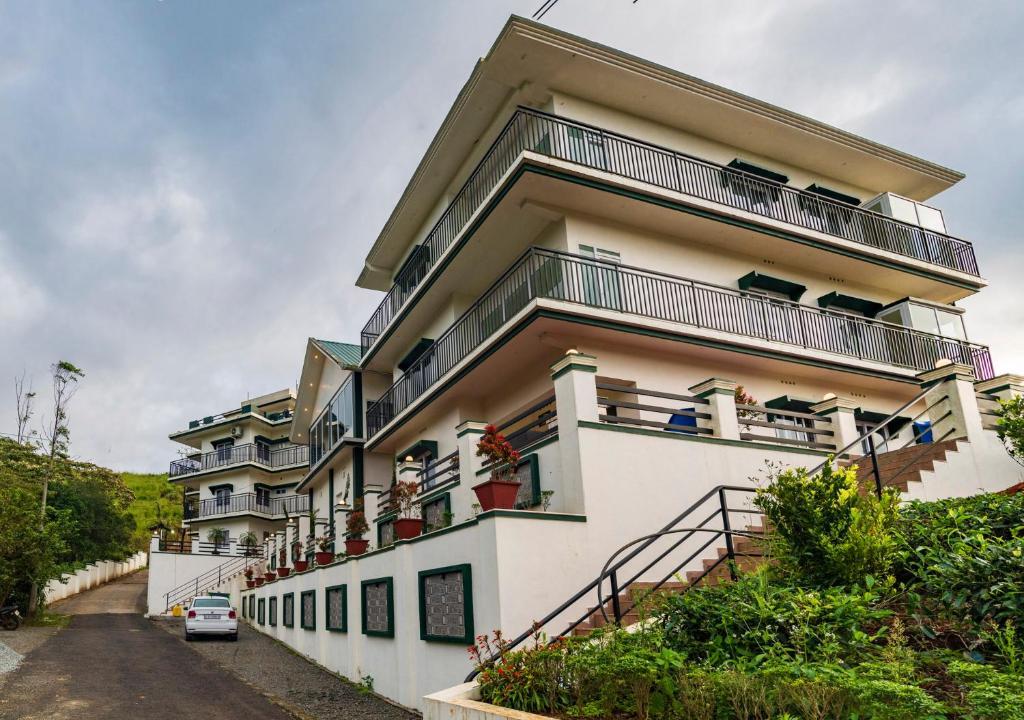 Pine Clough Holidays - last minute hotel in Cochin