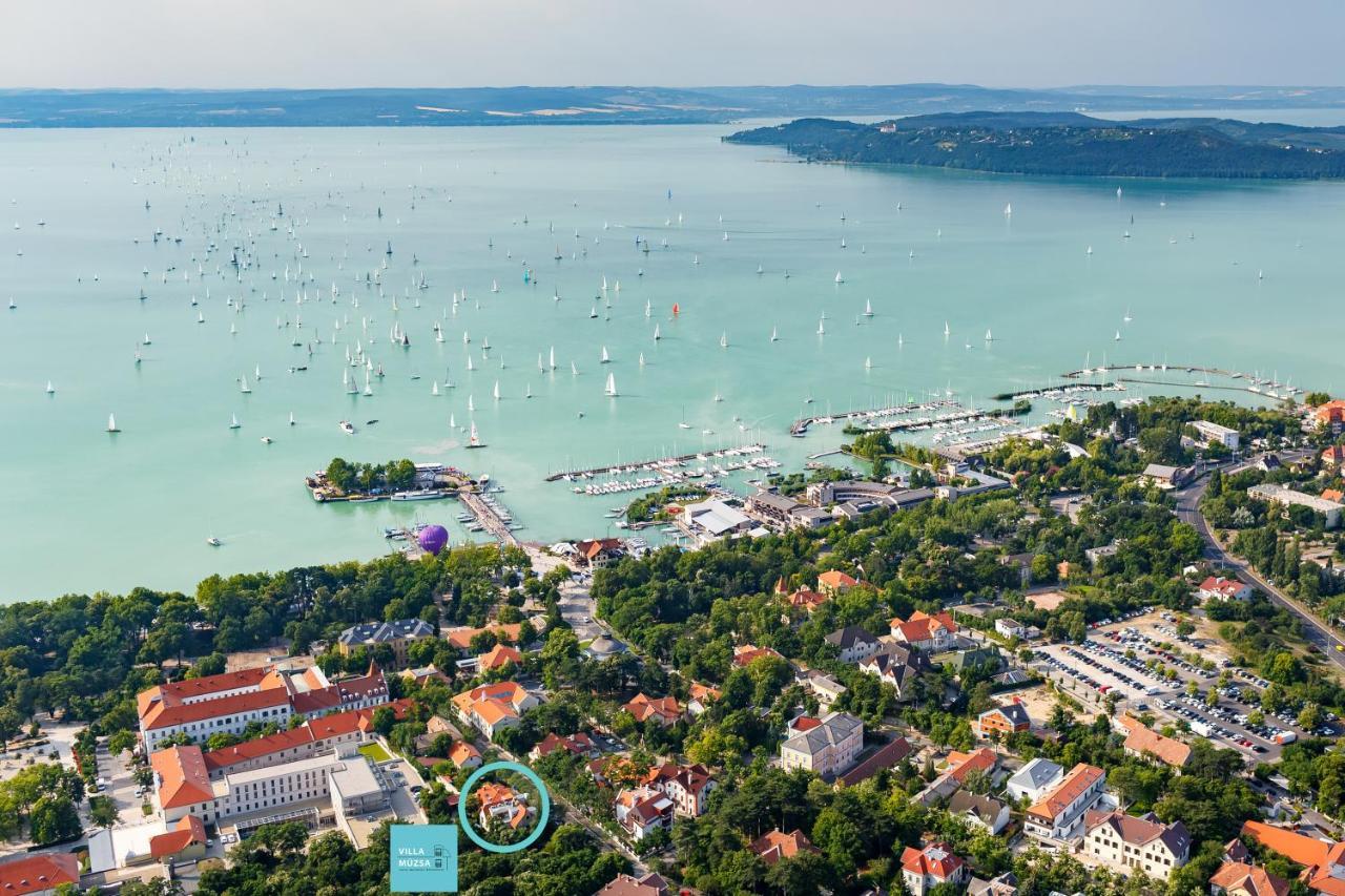 Villa Muzsa Apartment House — 4-Star Luxury Hotel in Balatonfured, Hungary