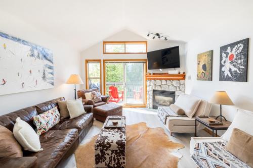 #03 Arrowhead Point in Whistler, Canada