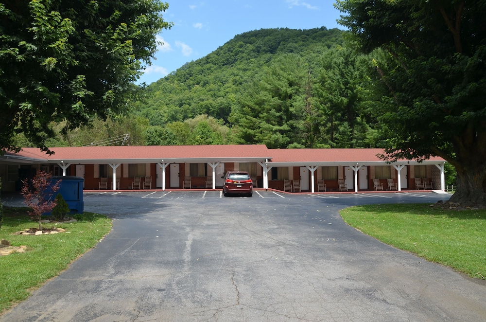 Travelowe's Motel - photo 39