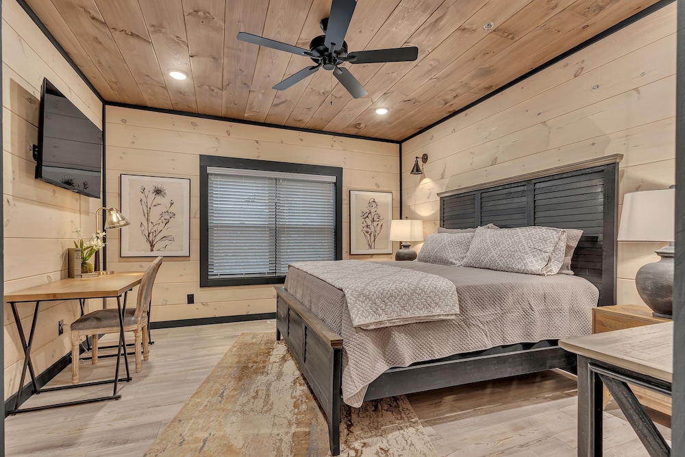 Pigeon Forge Large Cabins — 4-Star Luxury Hotel in Sevierville, United States