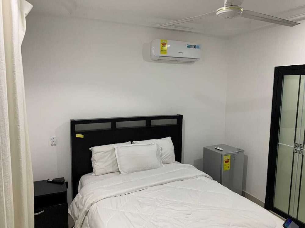 Zab’s Suite Hotel — Accra — photo 4