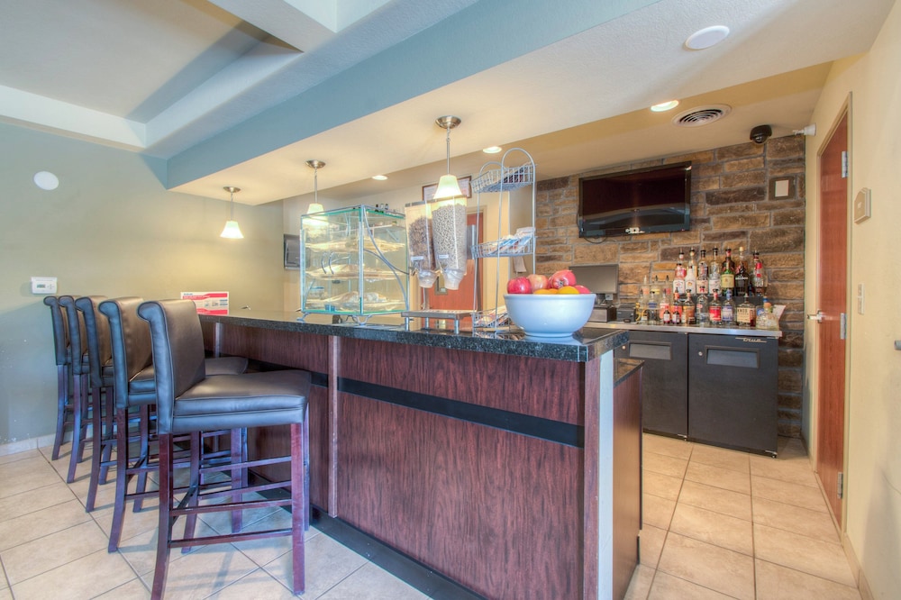 Cobblestone Inn & Suites Wray - photo 41