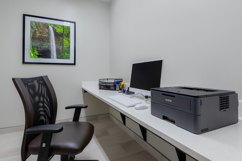 Candlewood Suites Cookeville by IHG - photo 35