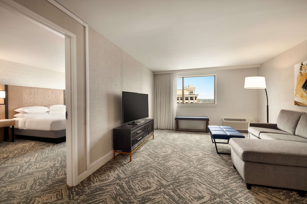 DoubleTree by Hilton Canton Downtown - photo 20