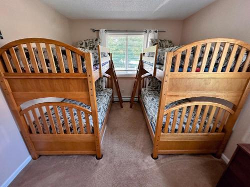 F4 Warm Fairway Village Townhome mountain views and large lawn So much to do - photo 57