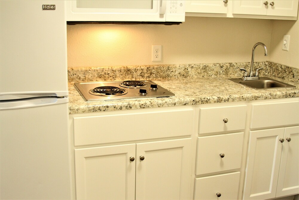 Stay Plus Extended Stay Suites - photo 24
