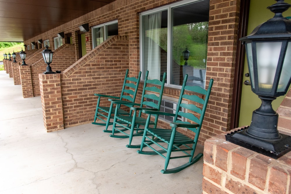 Townsend River Breeze Inn - photo 23