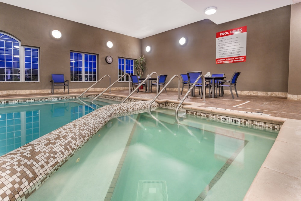 Holiday Inn Express & Suites Eau Claire North by IHG - photo 21