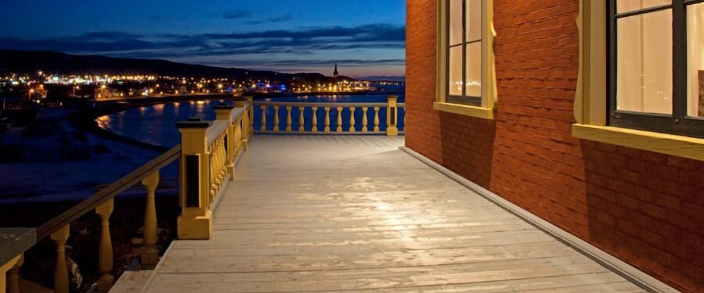 Auberge Chateau Lamontagne - carbon neutral hotel in Matane