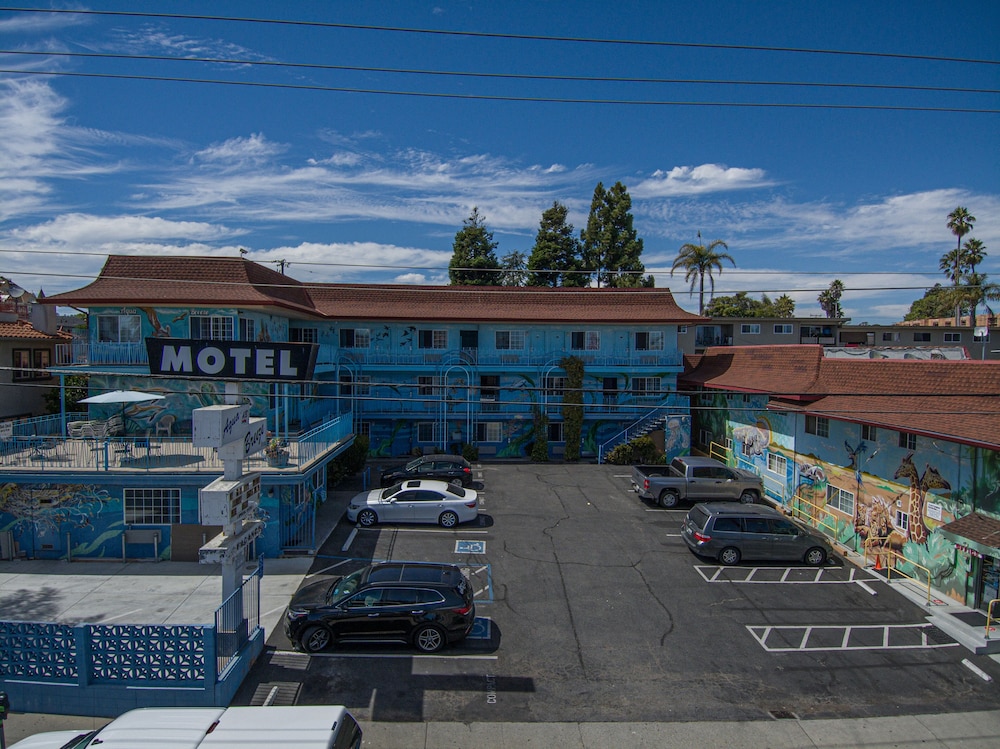 Aqua Breeze Inn - photo 91