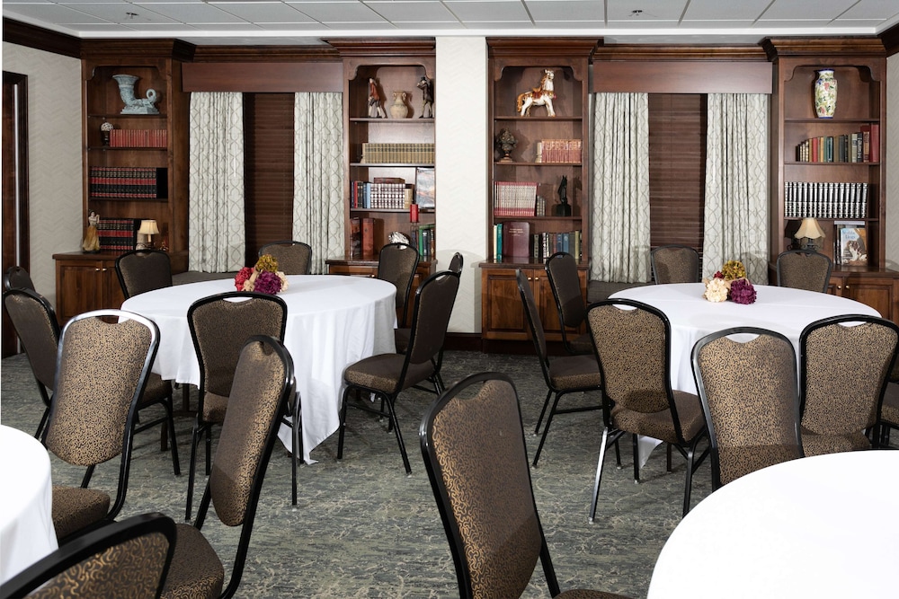 Hampton Inn & Suites Nashville Green Hills - photo 46
