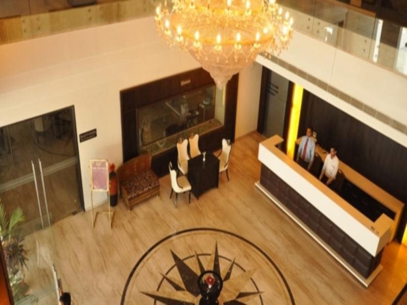 UNA Smart Radiant Plaza Hotel