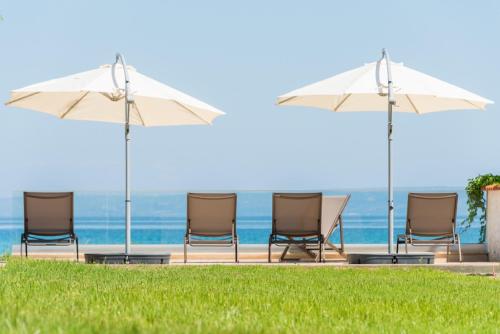 Arelia Beachfront Sea View Apartment — 4-Star Luxury Hotel in Pefkochori, Greece