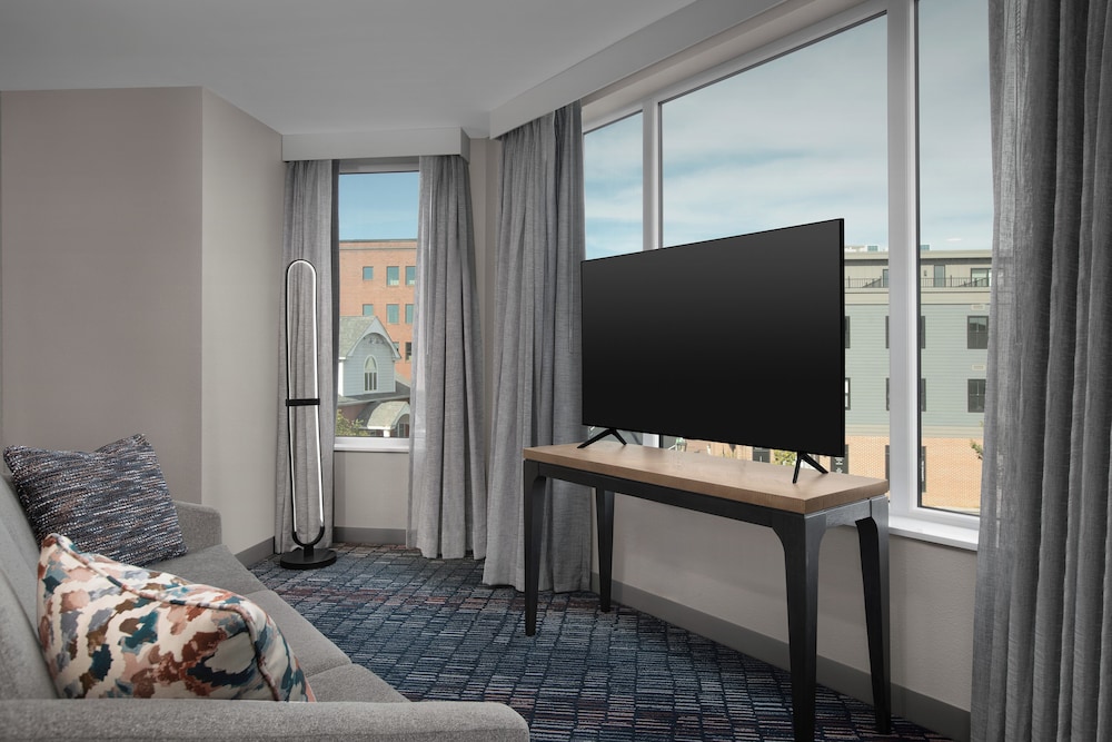 Homewood Suites By Hilton Portsmouth Downtown - photo 8