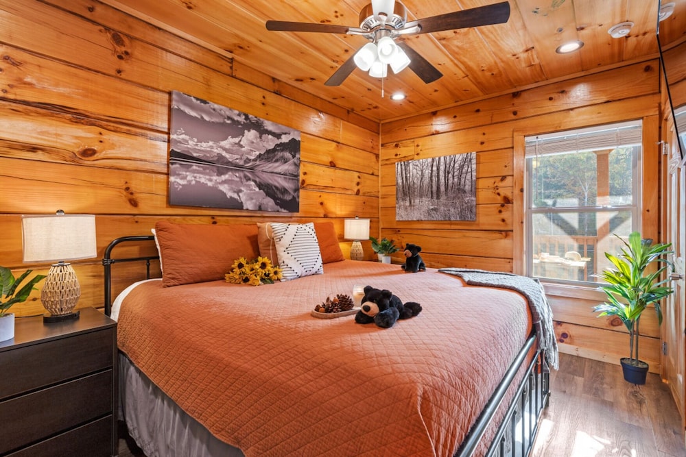 Rustic Mountain Retreat by Ghosal Luxury Lodging - photo 19