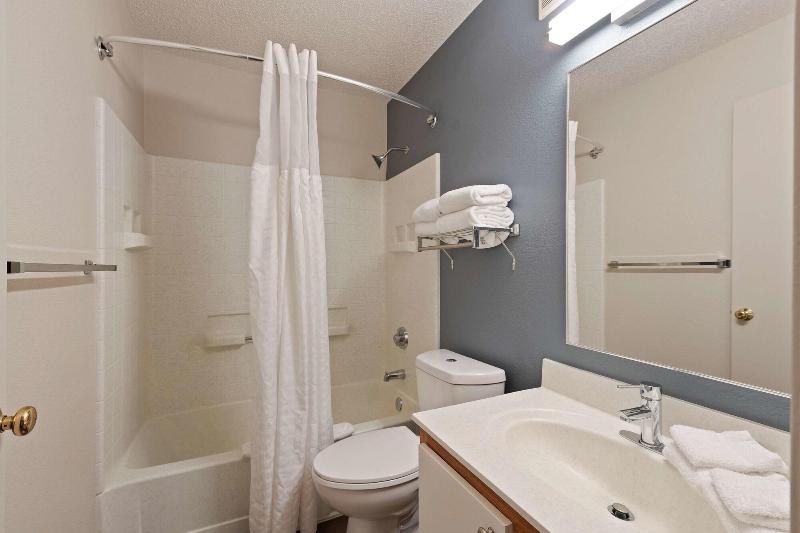 Extended Stay America Charlotte University Place E. McCullough Dr. - photo 27