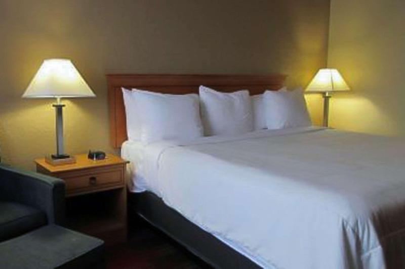 Quality inn Airport Spokane Airport - photo 17