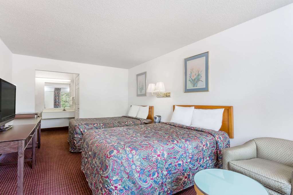 Days Inn by Wyndham Greensboro Airport - photo 14