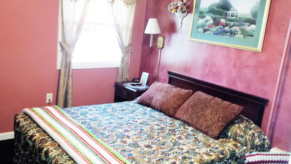 St Charles Motel - photo 8