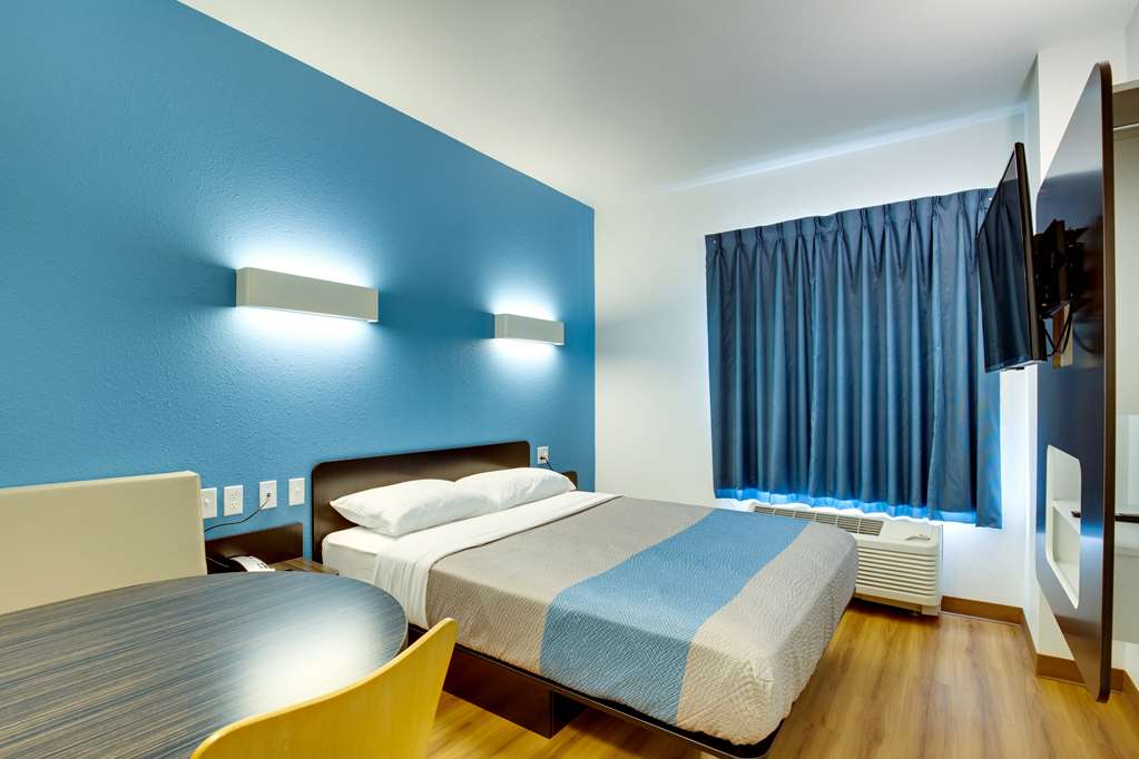 Motel 6 Poplar Bluff MO - photo 18
