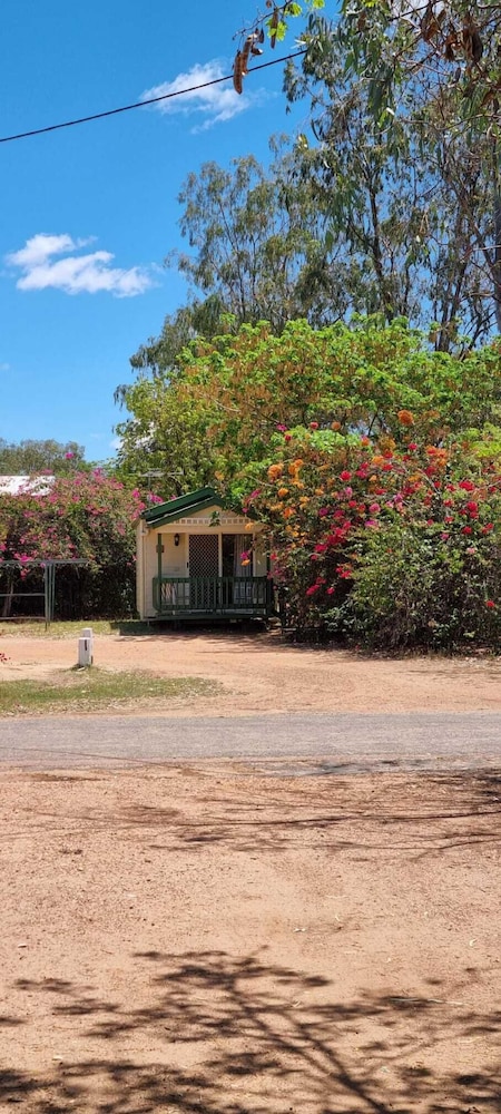 Blackall Caravan Park — hotel in Blackall