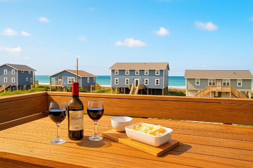 Beachside 4bdrm Emerald Isle - carbon neutral hotel in Emerald Isle