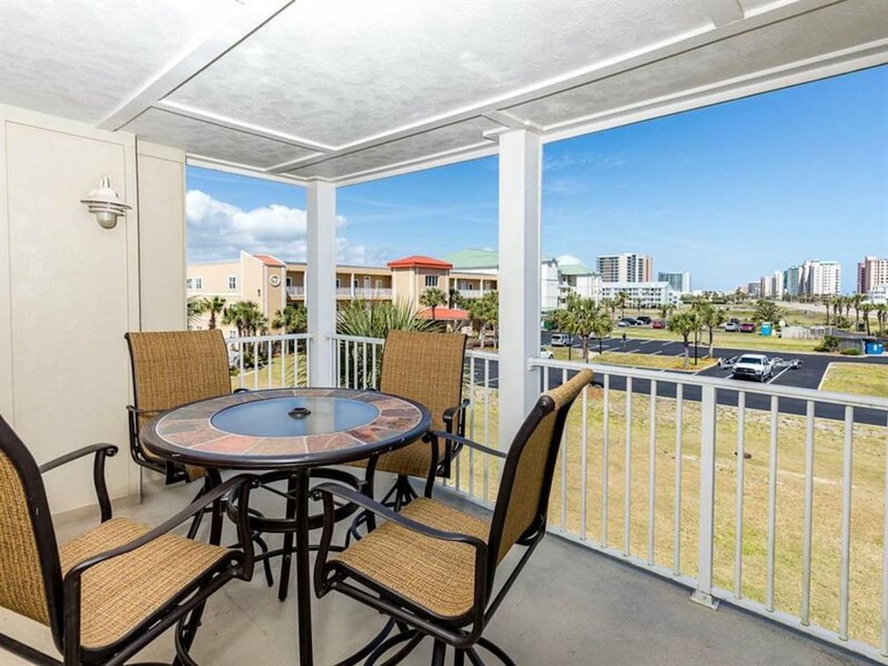 Portside by Meyer Vacation Rentals — 4-Star Luxury Hotel in Orange Beach, United States