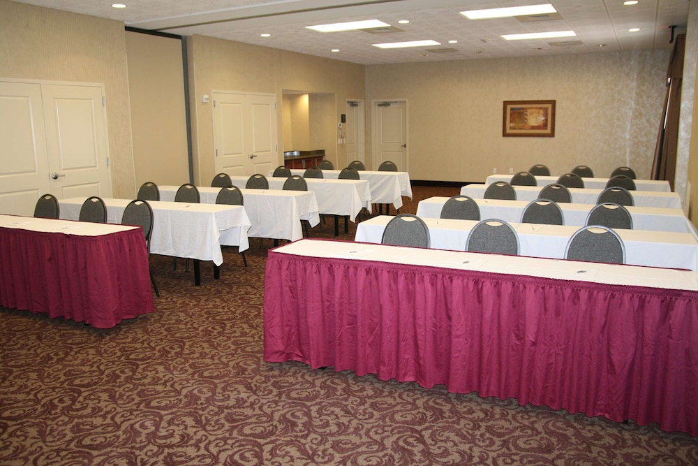 Hampton Inn & Suites Chesapeake Battlefield Blvd. - photo 50