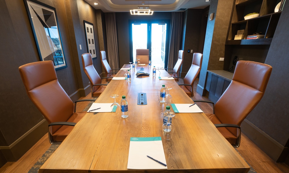 Hotel Indigo Columbus at Riverfront Place by IHG - photo 35