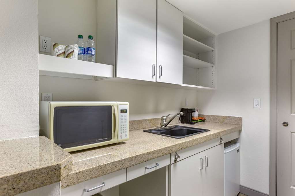 Windmill Suites Surprise Phoenix an Ascend Collection Hotel - photo 23