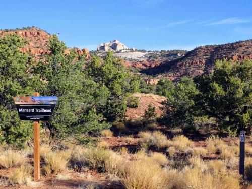 Timber & Tin D 2Bed 2Bath w Pool & Rooftop Deck — 4-Star Luxury Hotel in Kanab, United States