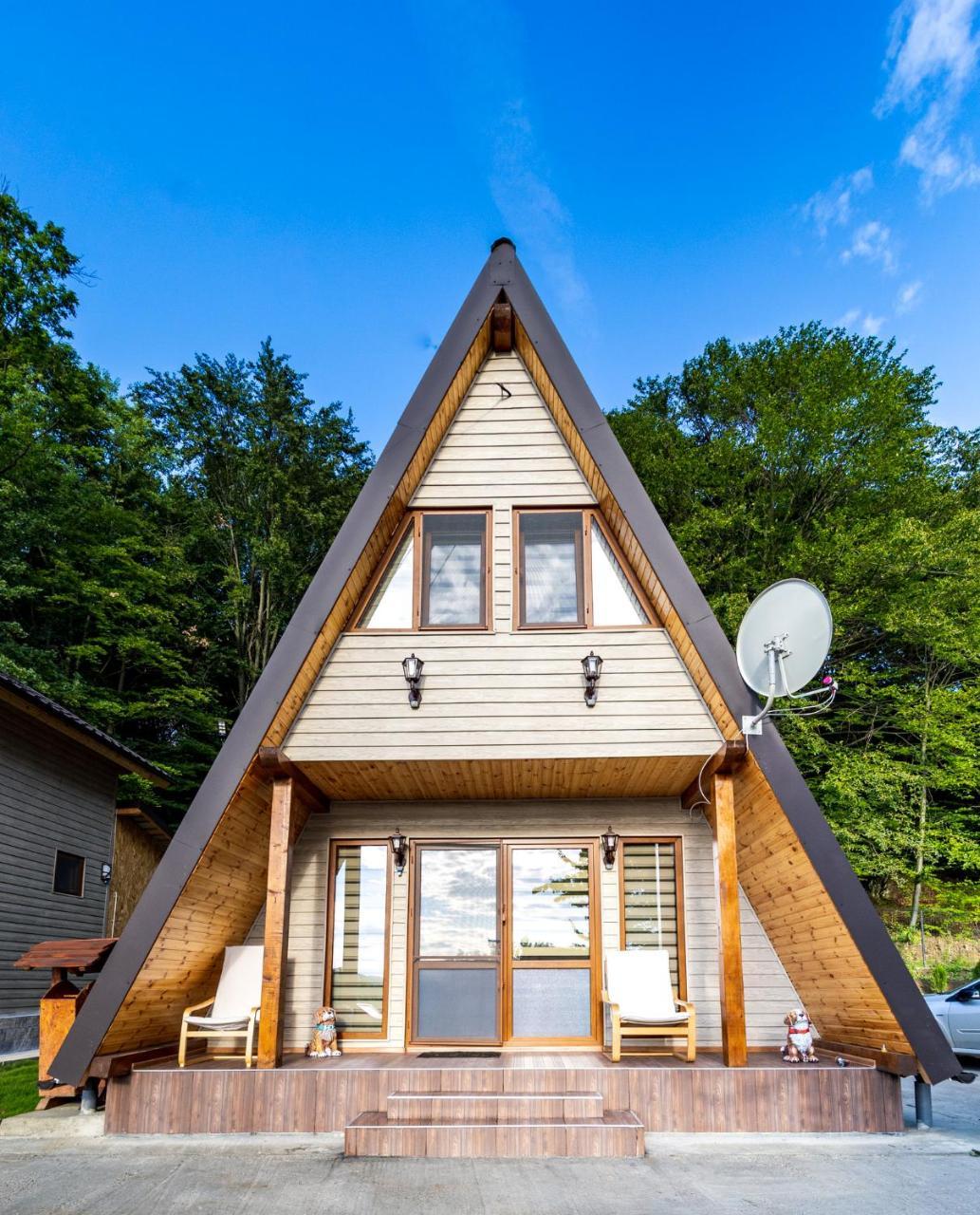 La Maria si Ioana — 4-Star Luxury Hotel in Curtea De Arges, Romania