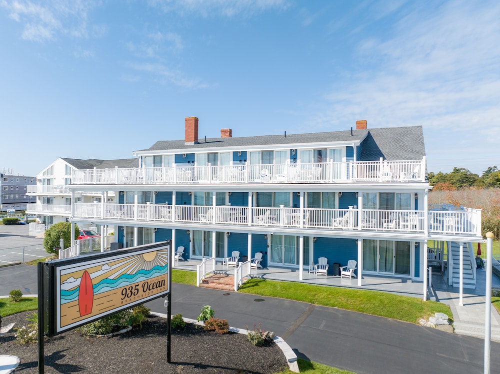 935 Ocean A Beachside Inn — Hampton