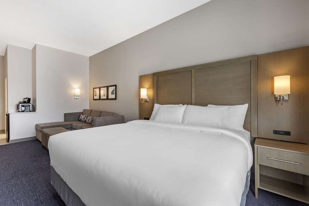 Comfort Suites Scottsdale Talking Stick Entertainment District - photo 9