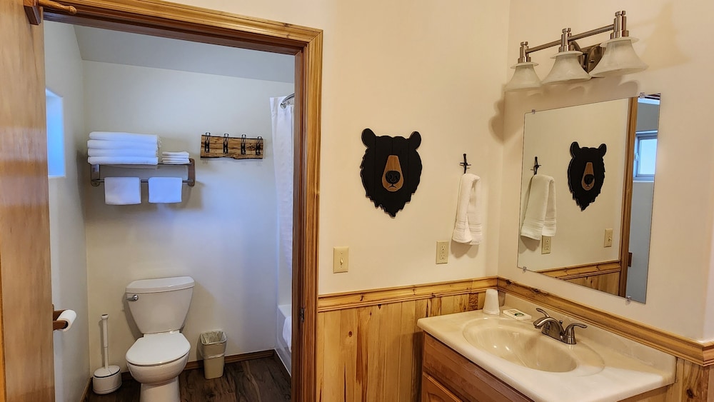 Beargrass Lodging and RV Resort - photo 111
