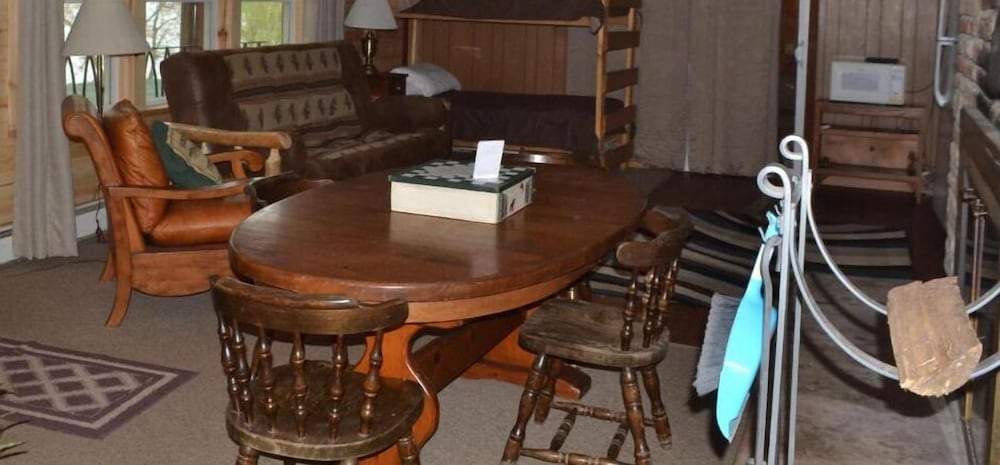 AJ's Lodge and Oven - photo 17