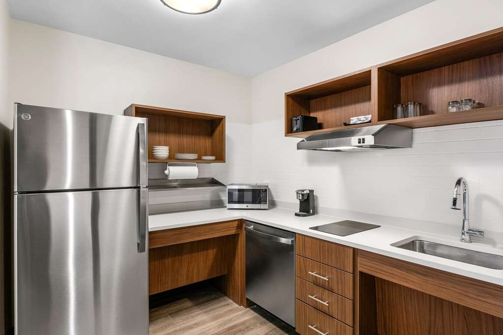 Everhome Suites Lexington Horse Park - photo 30