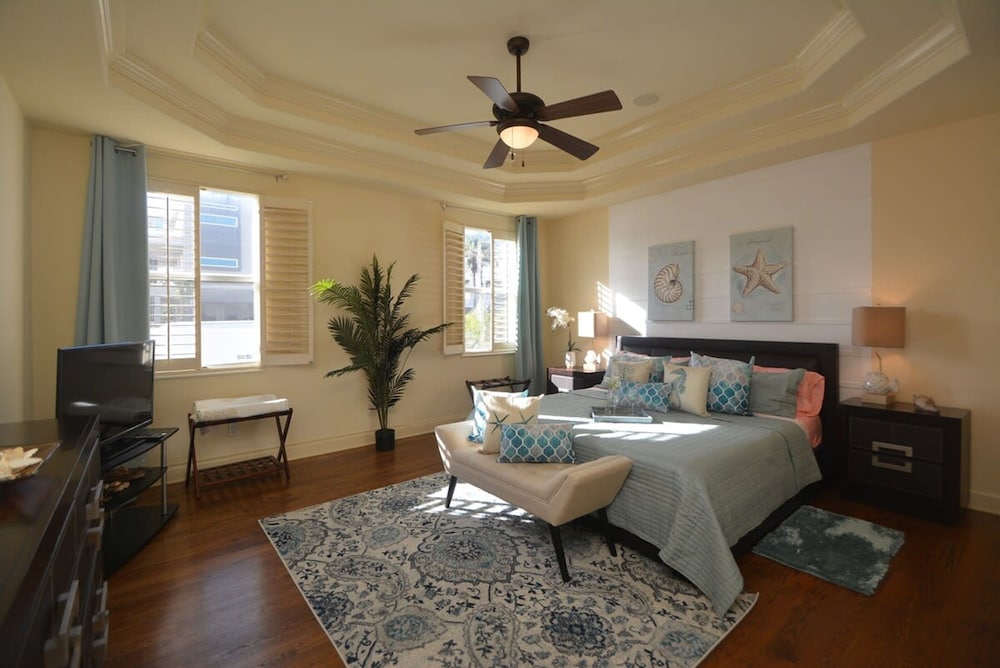 Ocean View Paradise Steps away from the Beach Will Accommodate Up To 10 People including 1 3 Fa - photo 27