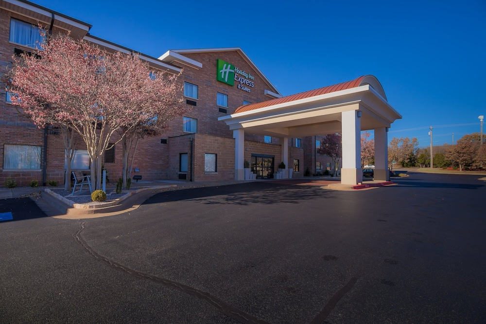 Holiday Inn Express Hotel & Suites Edmond by IHG - photo 61